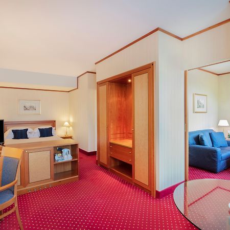 Hotel Crowne Plaza Milan Linate By Ihg à San Donato Milanese Extérieur photo