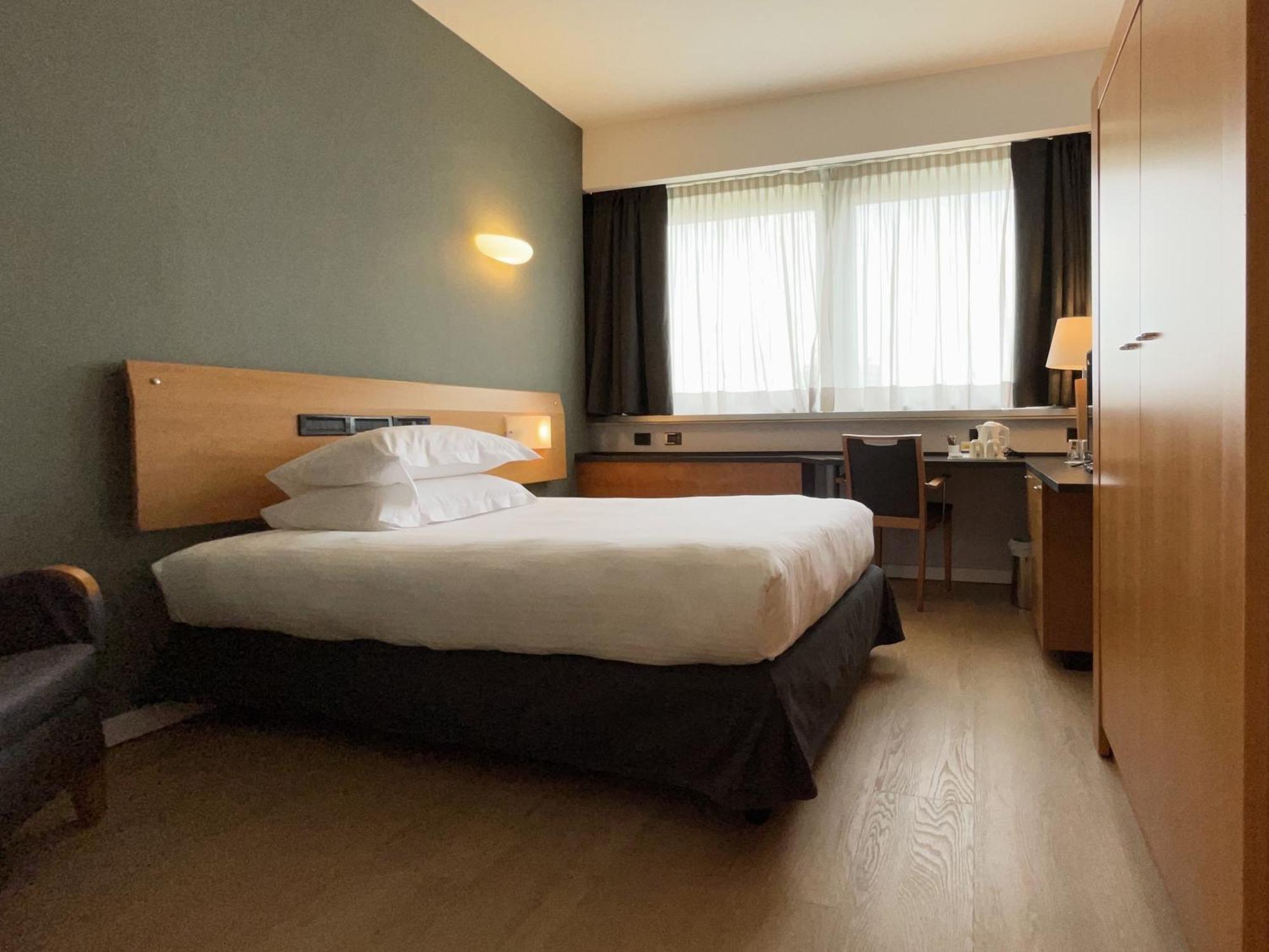 Hotel Crowne Plaza Milan Linate By Ihg à San Donato Milanese Extérieur photo