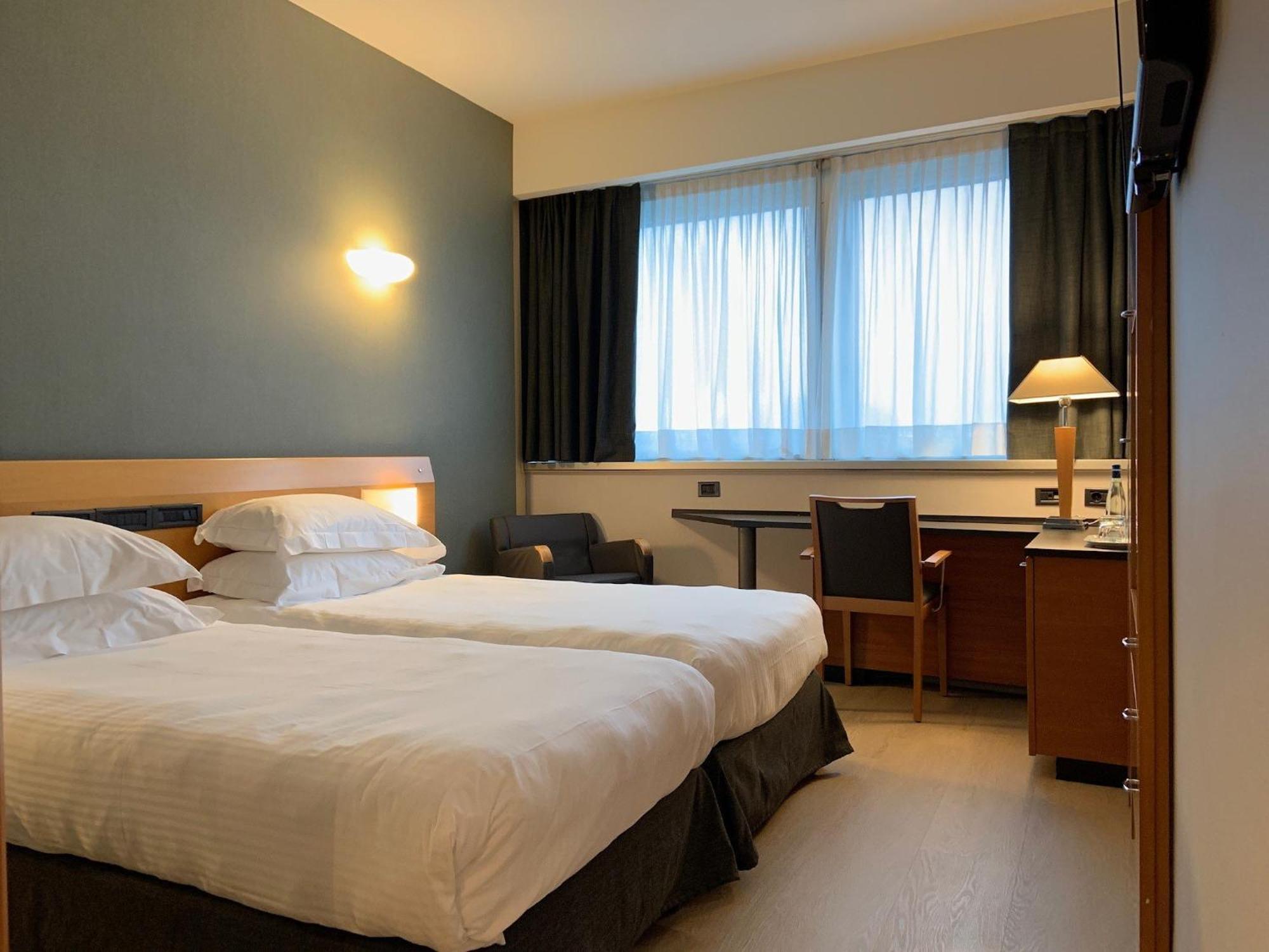 Hotel Crowne Plaza Milan Linate By Ihg à San Donato Milanese Extérieur photo