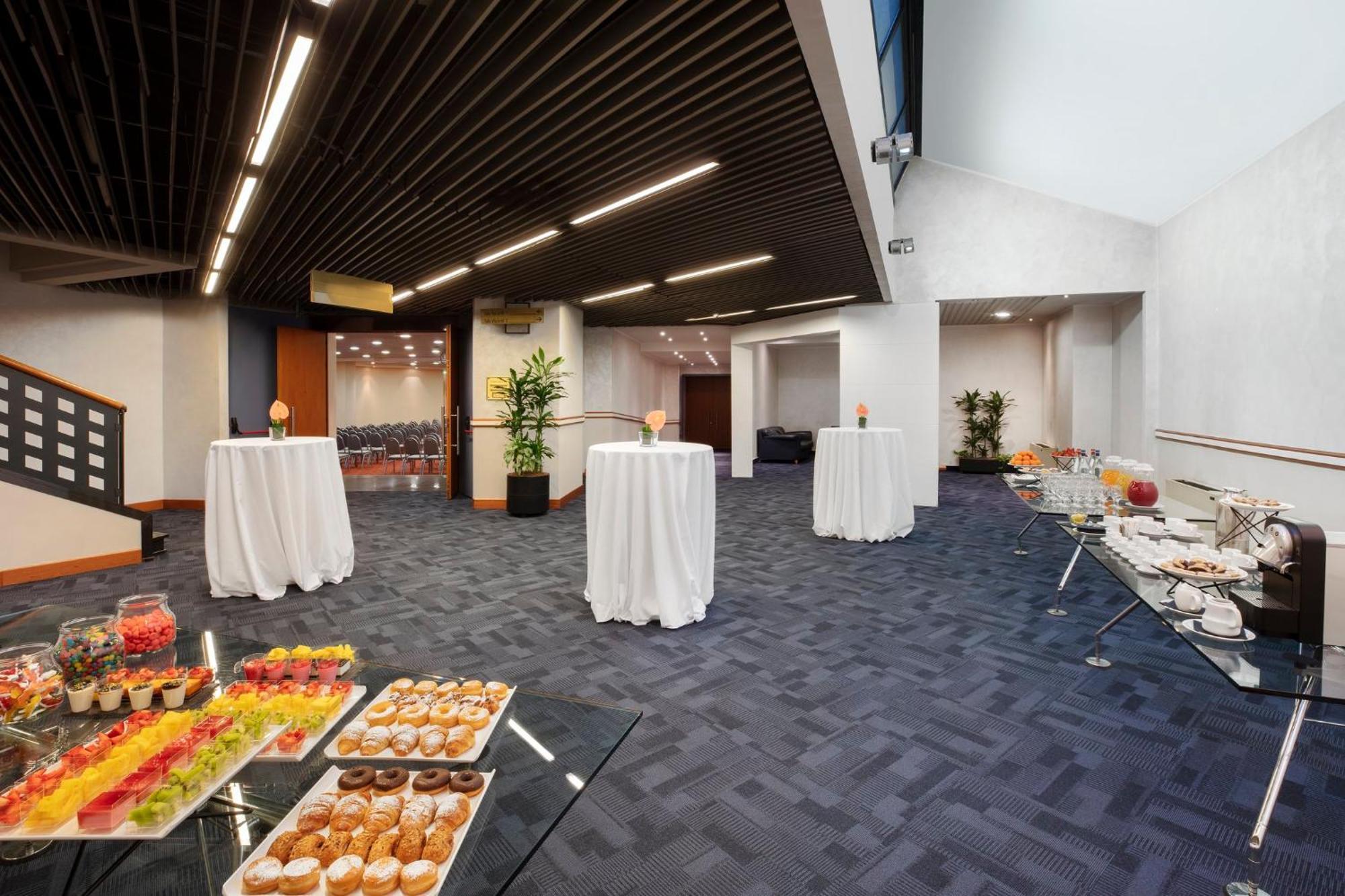 Hotel Crowne Plaza Milan Linate By Ihg à San Donato Milanese Extérieur photo